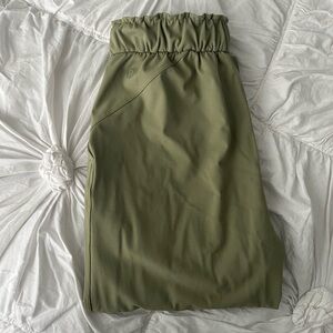green stretch high rise lululemon jogger in size 2